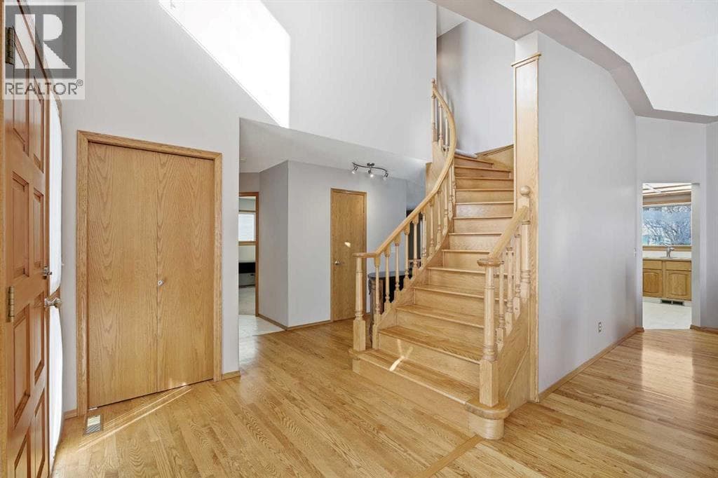 146 Hawkdale Circle NW — photo 5
