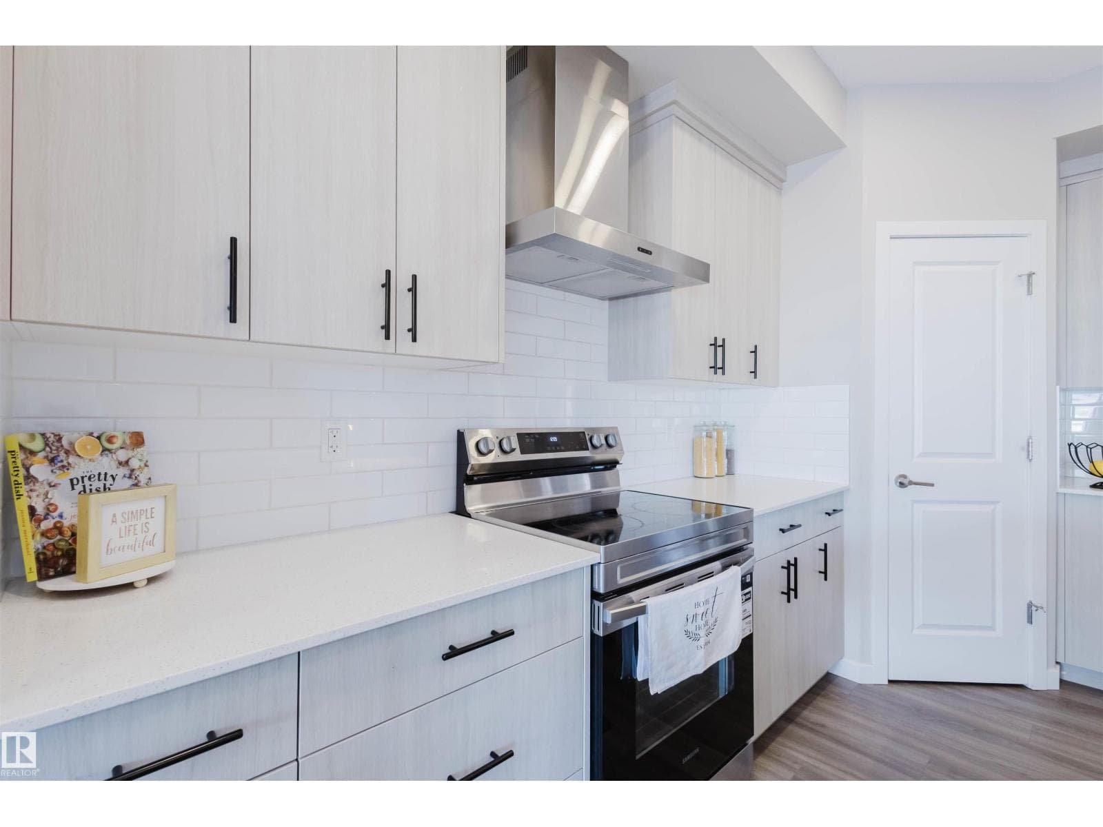 5612 HAWTHORN WY SW — photo 5