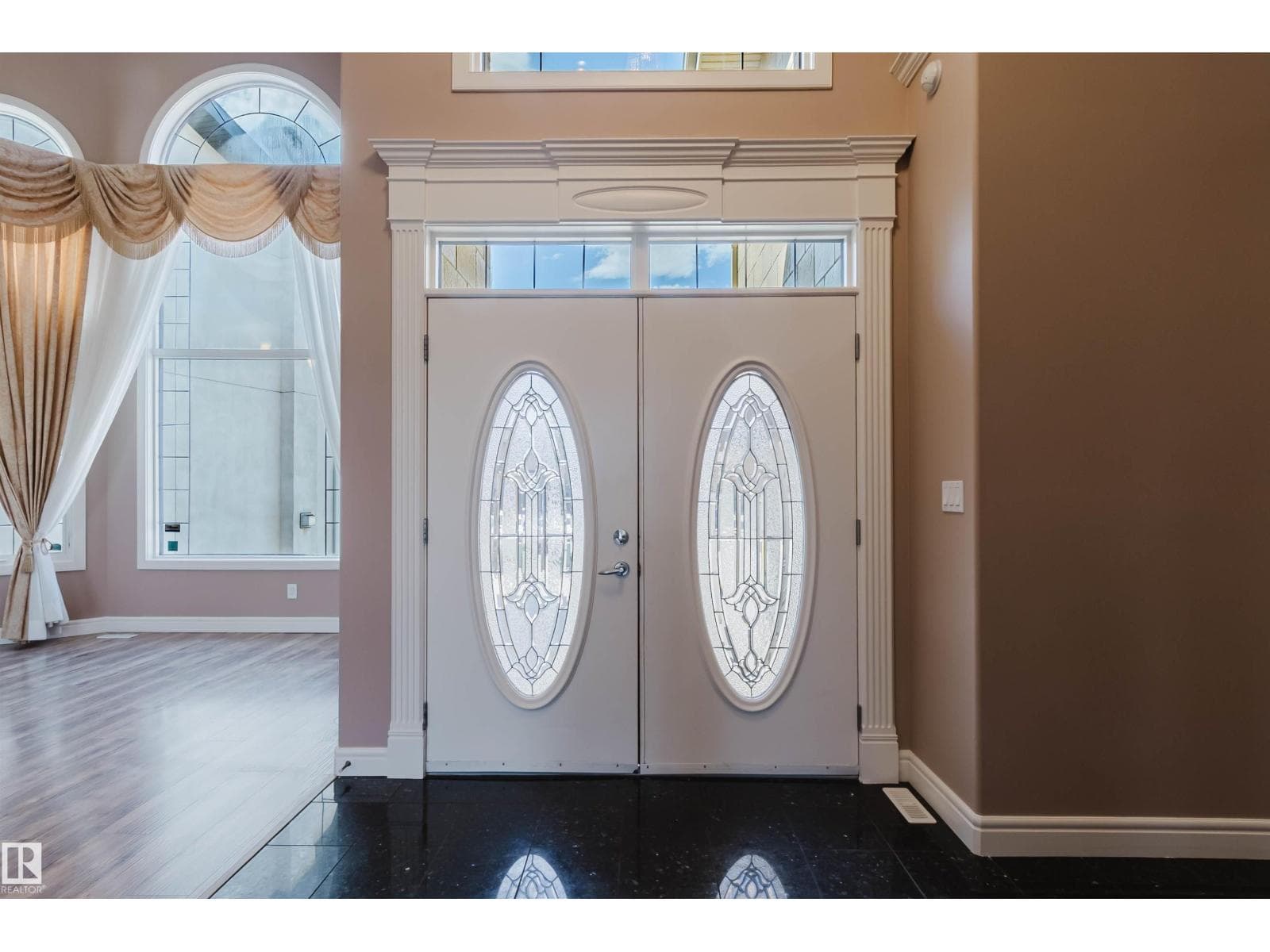 2408 TEGLER GR NW — photo 4