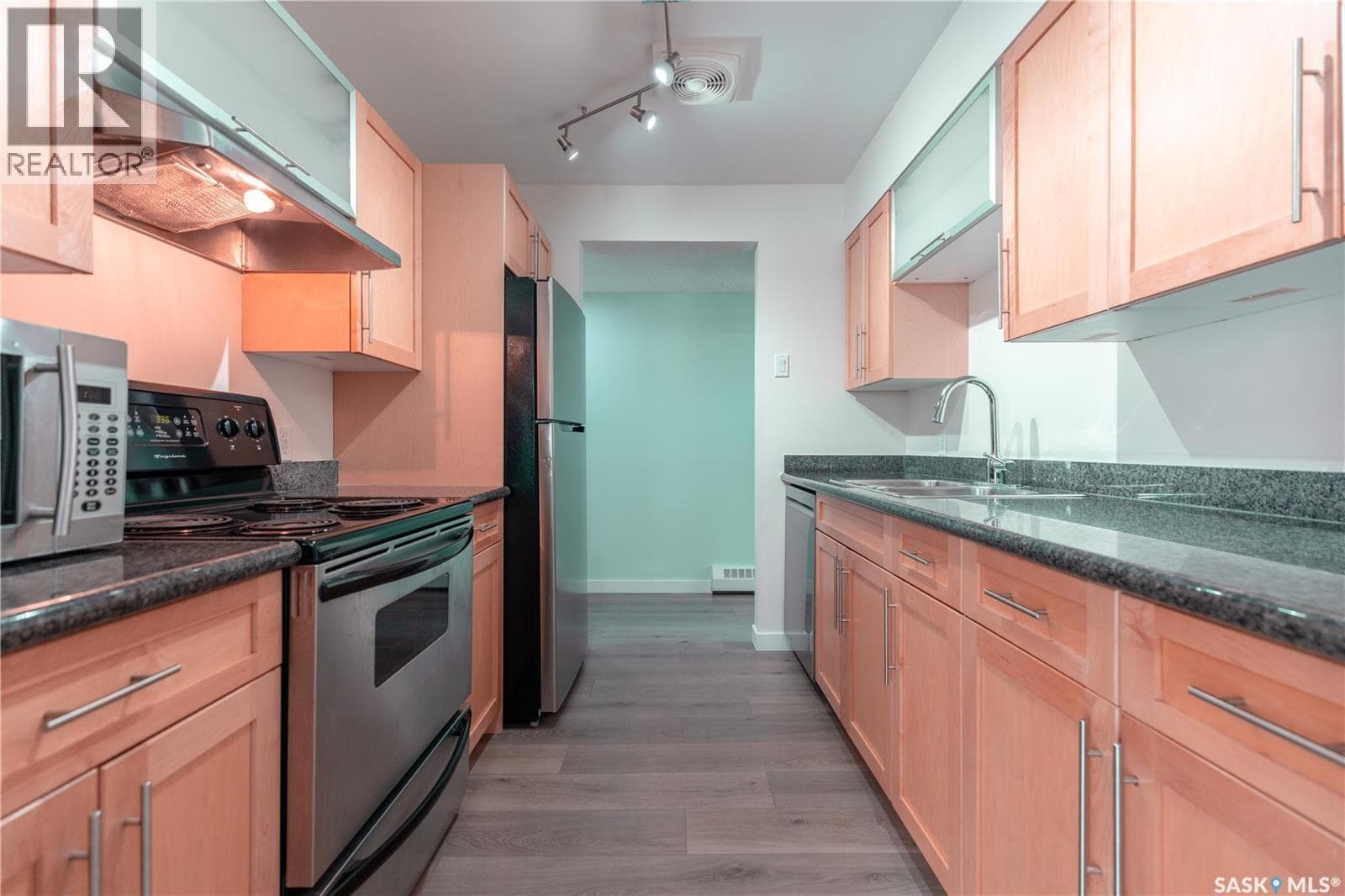 6 103 Powe STREET — photo 3
