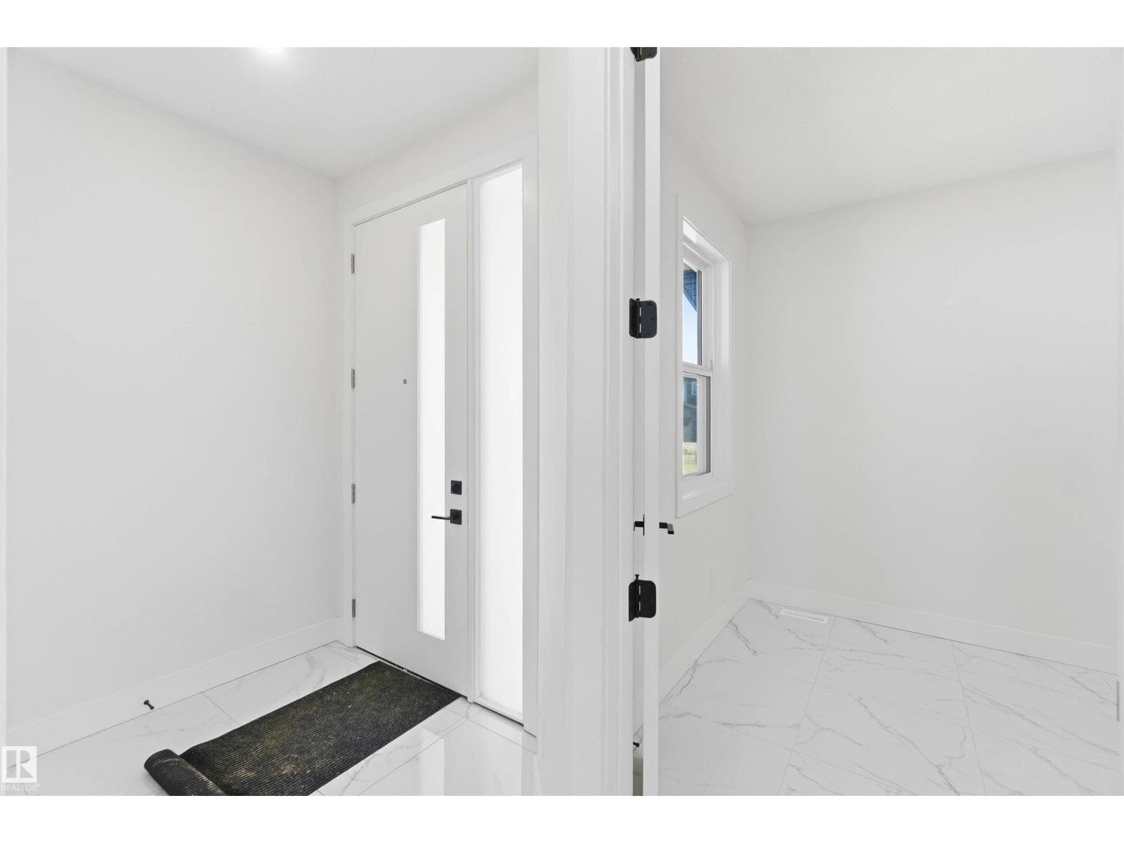 415 PINE PT — photo 3
