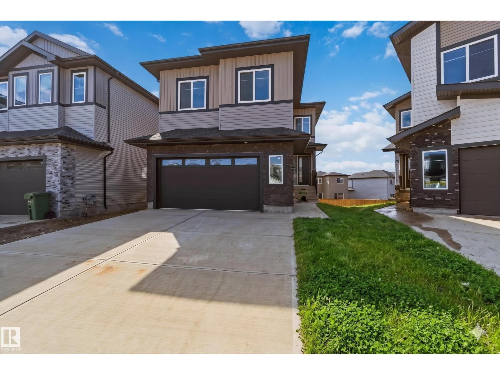 415 PINE PT