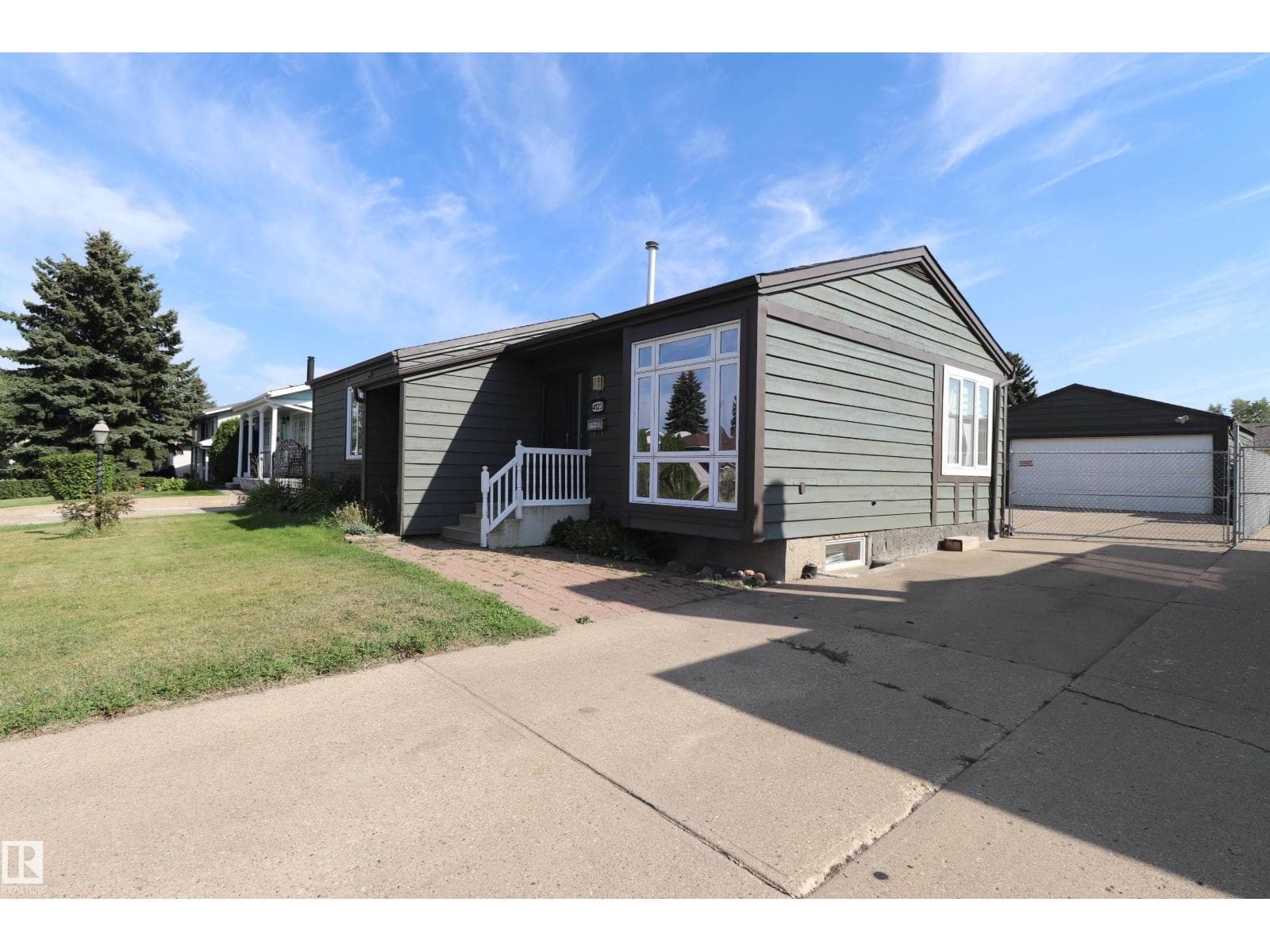 4123 136 AV NW — photo 3