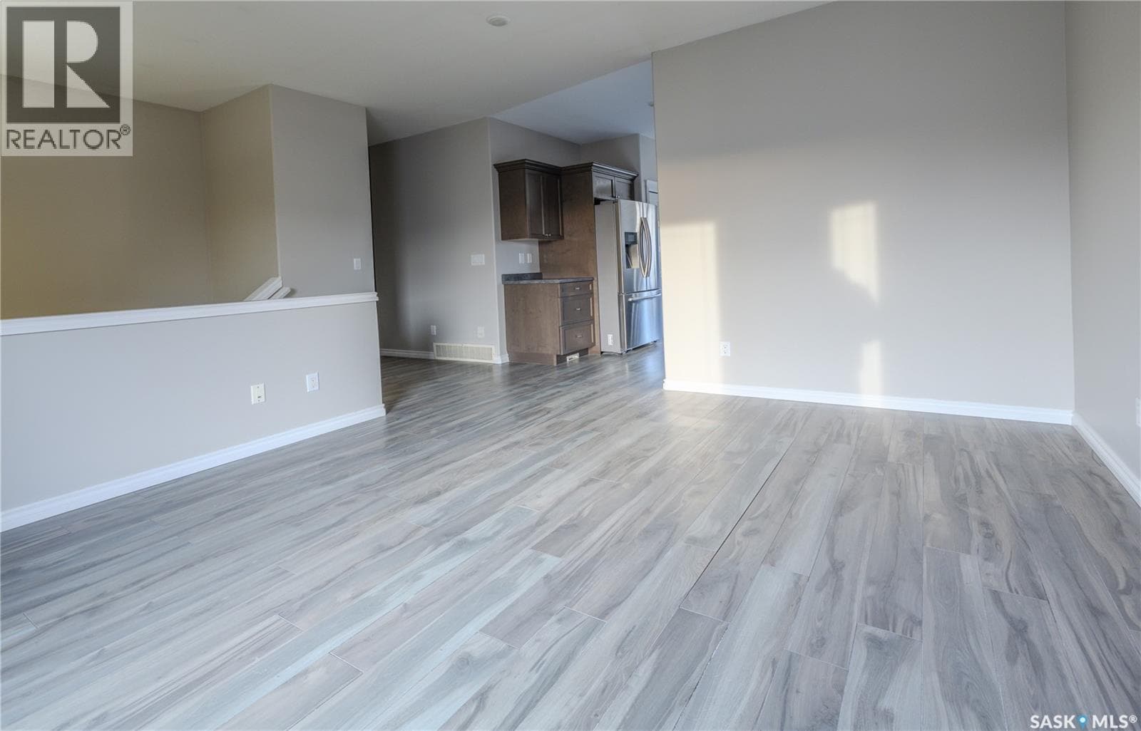 254 MacInnes STREET — photo 5