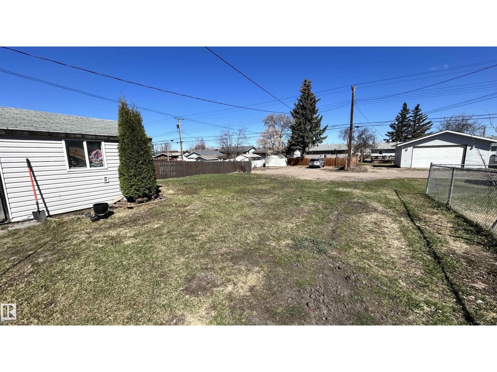 5411 51 AV — photo 2