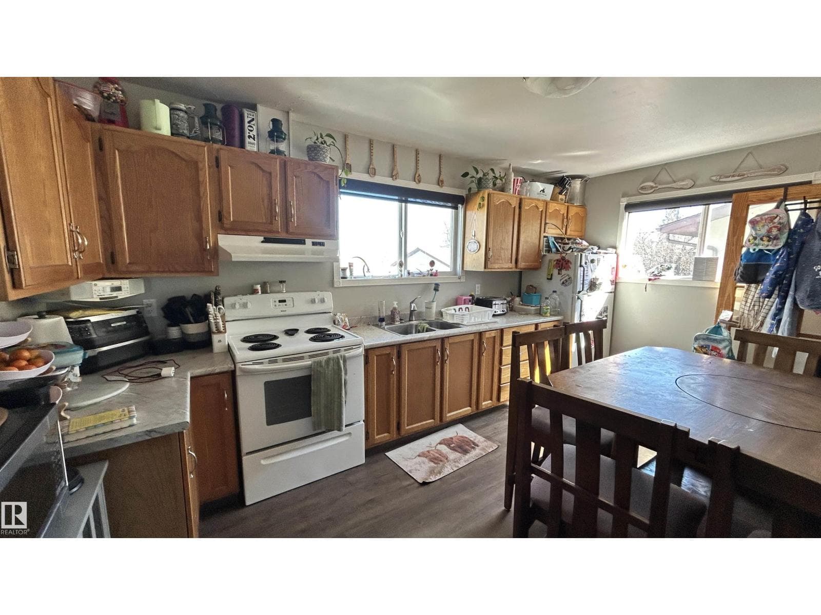 5411 51 AV — photo 5