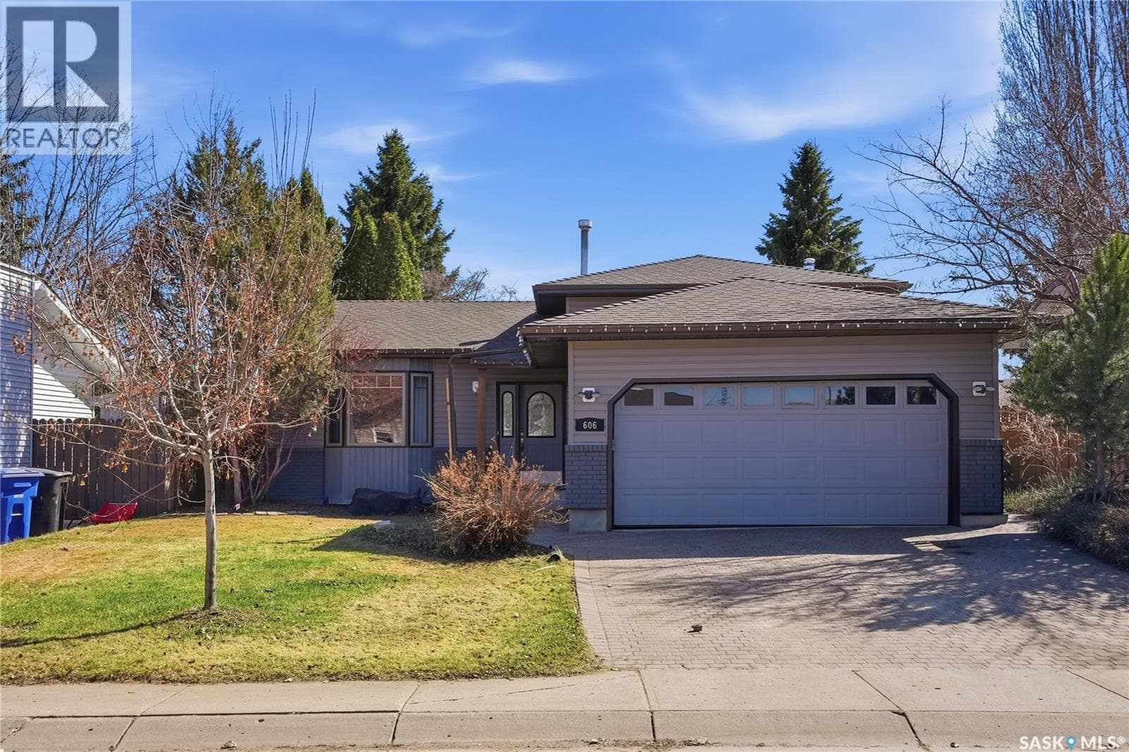 606 Hogg CRESCENT