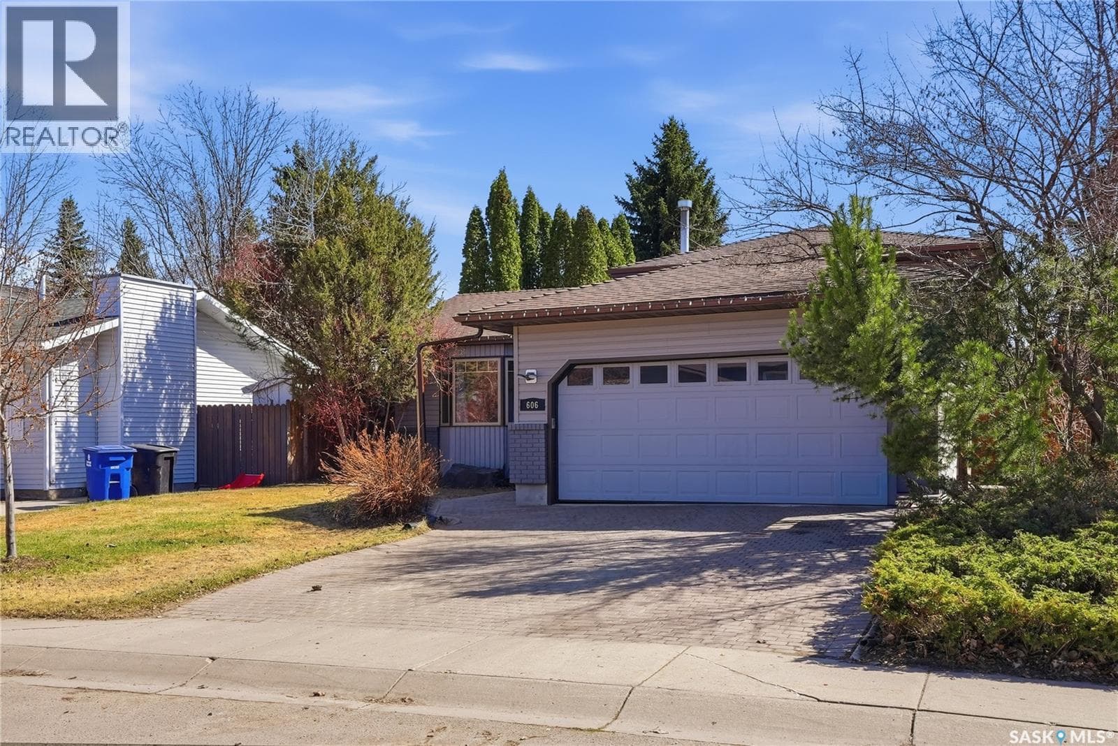 606 Hogg CRESCENT — photo 2
