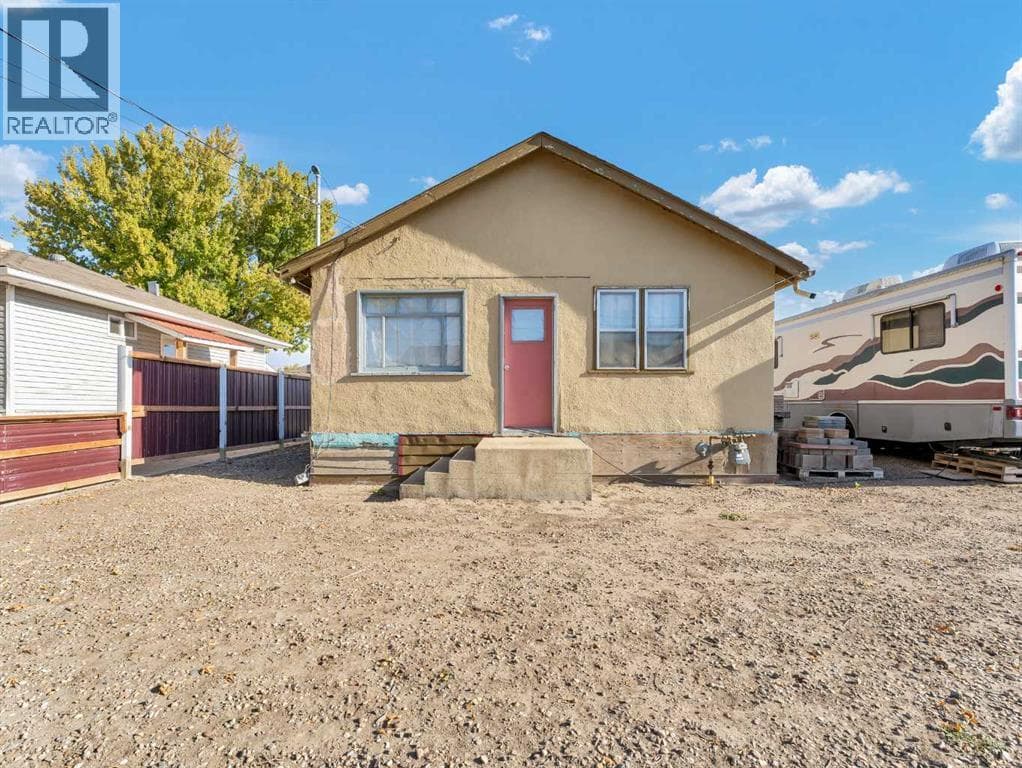 640 Pottery Street SE — photo 2