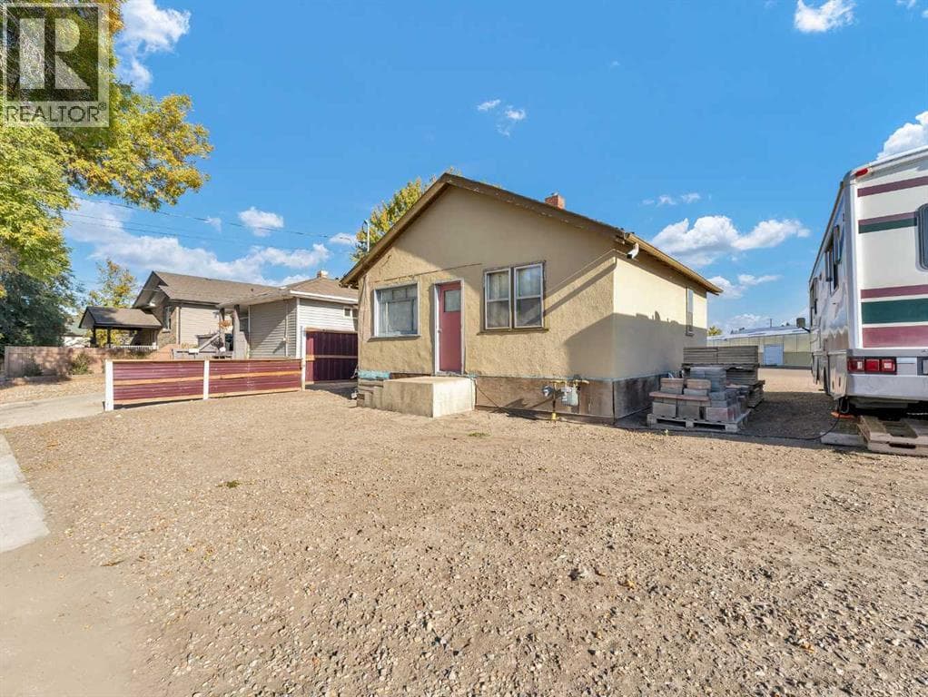640 Pottery Street SE — photo 3