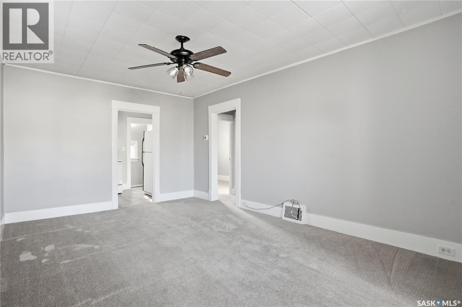 1008 Retallack STREET — photo 3