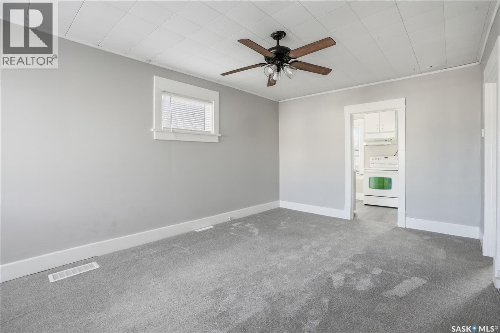 1008 Retallack STREET — photo 5