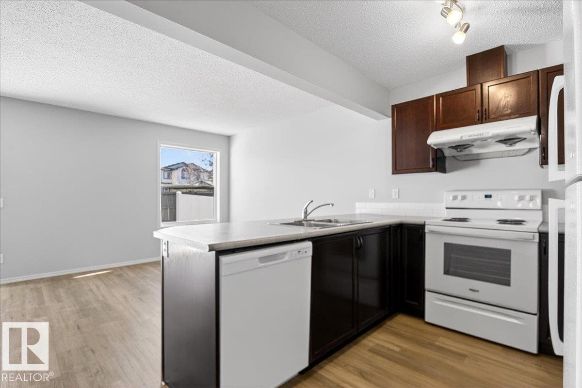 #7 18004 89 ST NW — photo 5