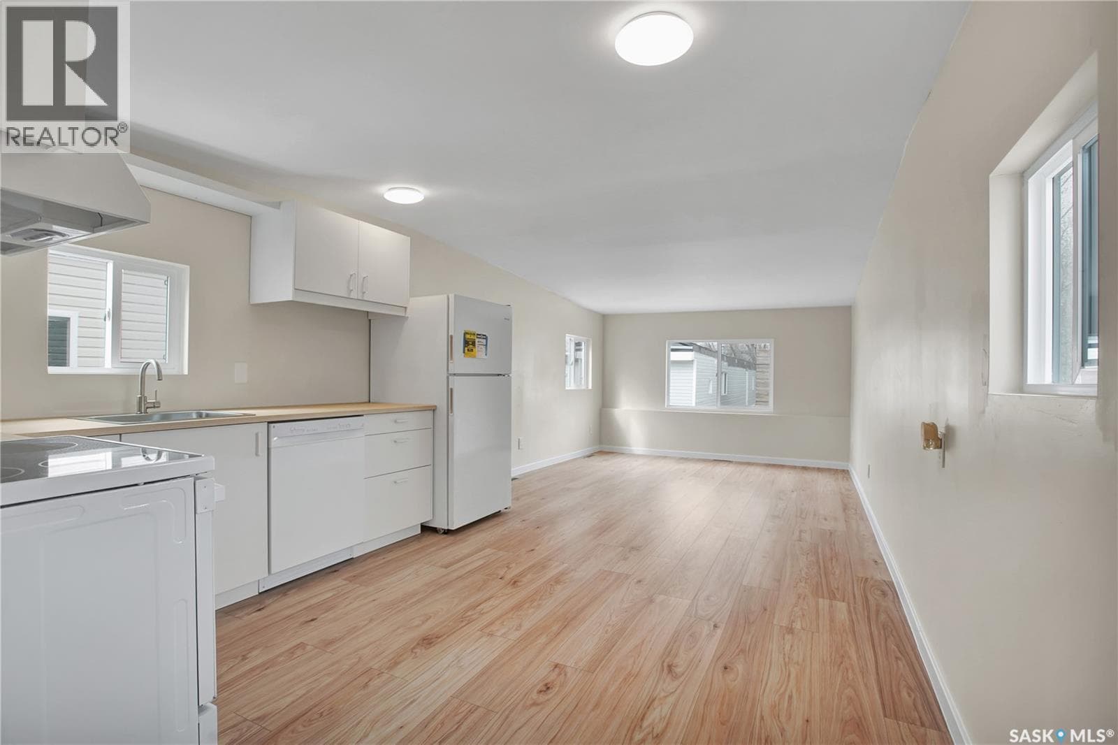 7 321 Dunlop STREET — photo 3