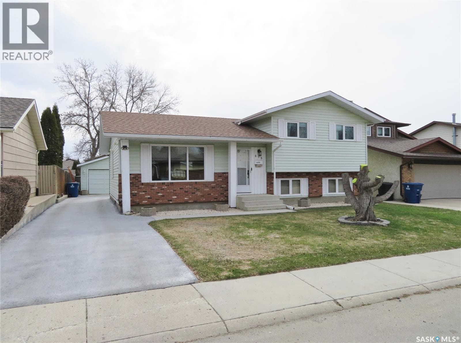 315 Benesh CRESCENT