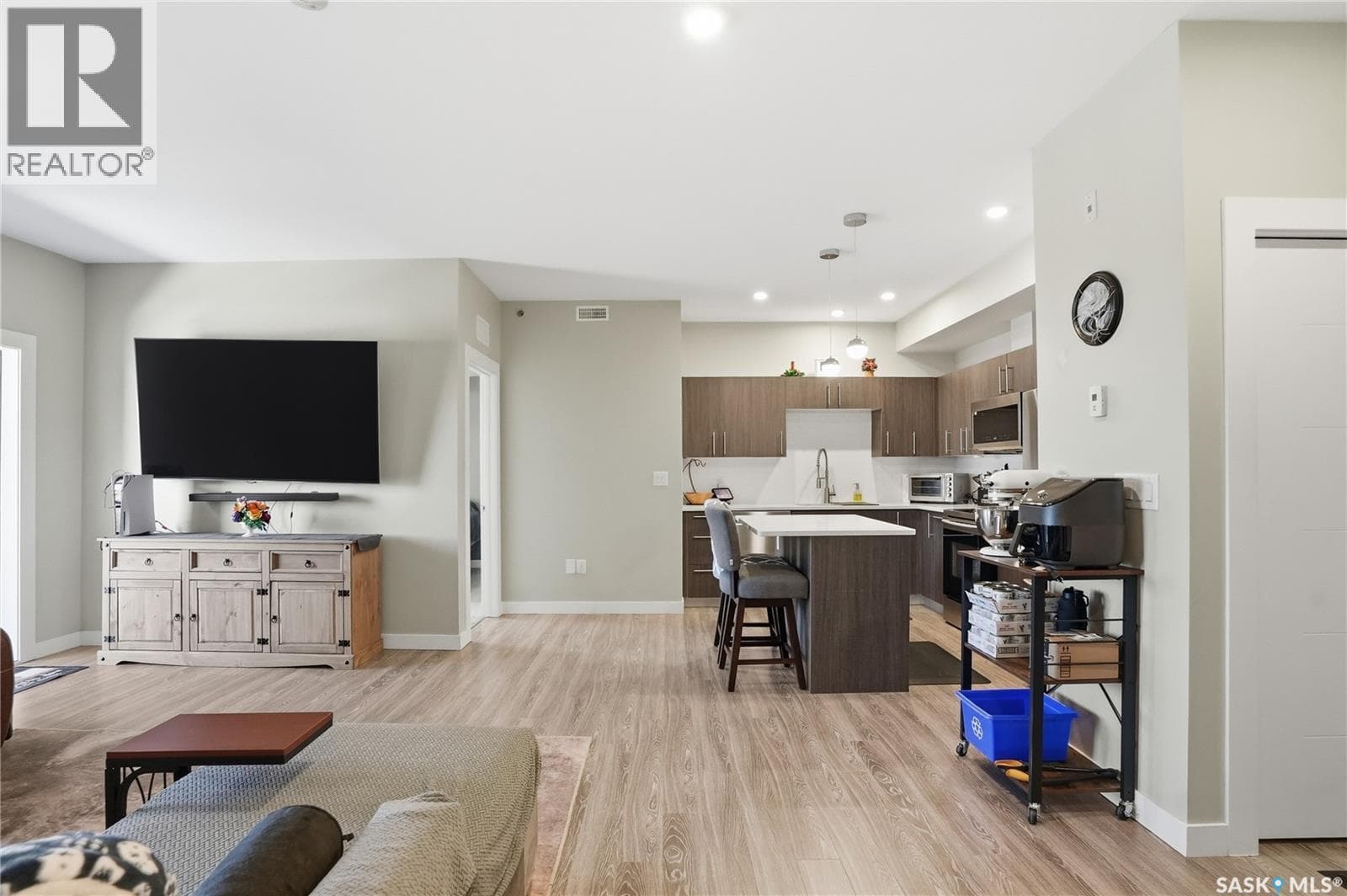 322 142 Pawlychenko LANE — photo 4