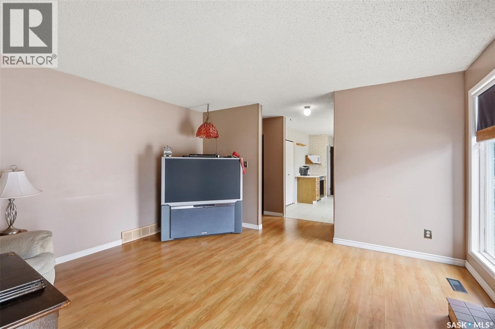 142 Heise CRESCENT — photo 4