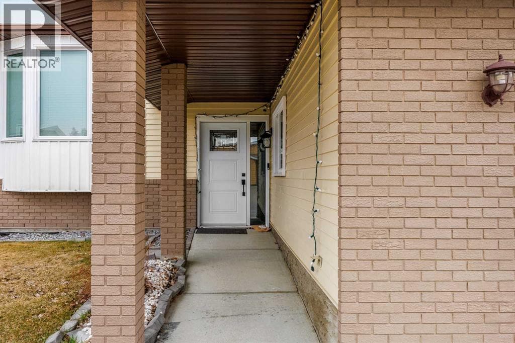 1305 10 Avenue SE — photo 3