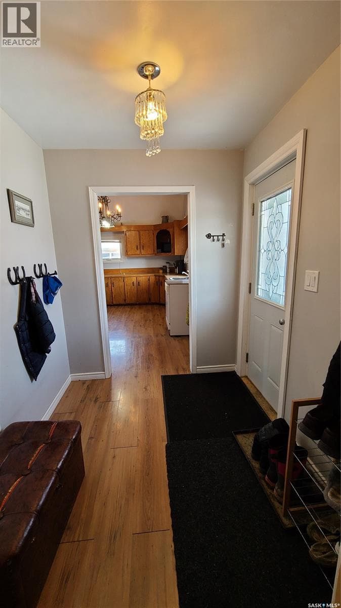 215 Mergens STREET — photo 3