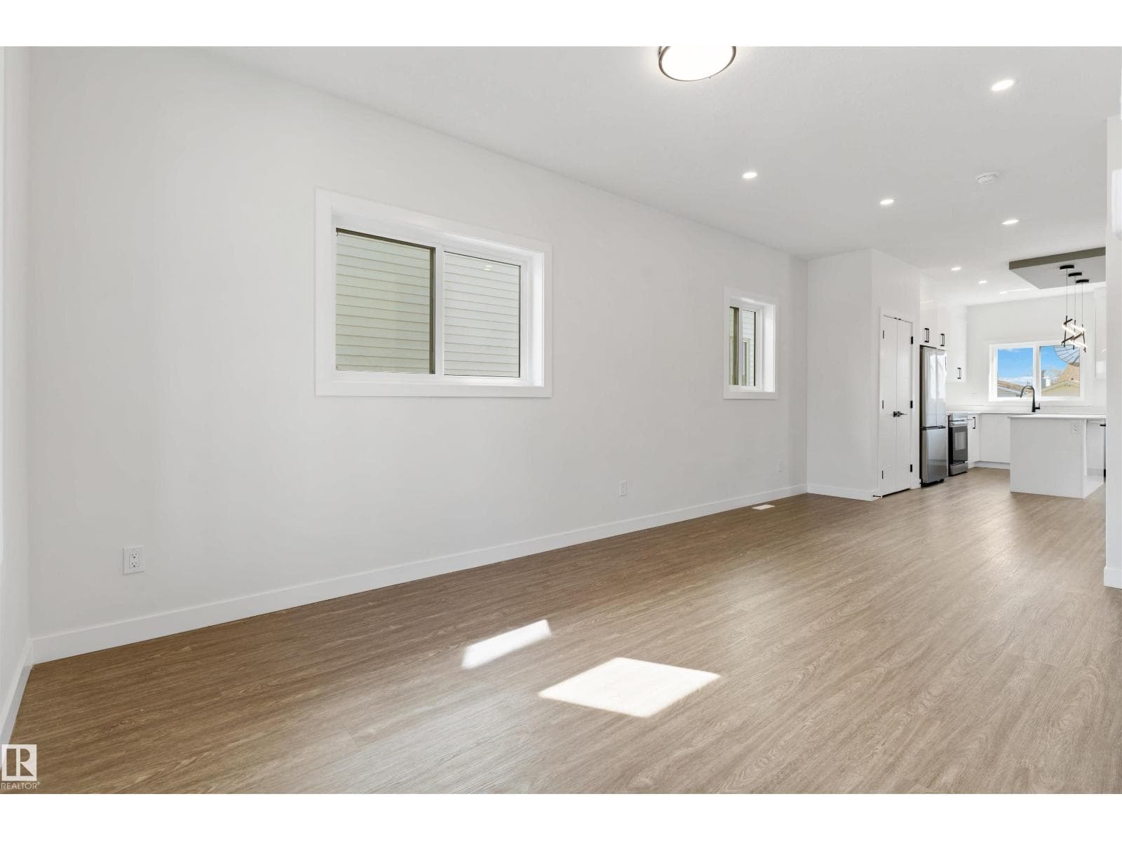 12427 47 ST NW NW — photo 5