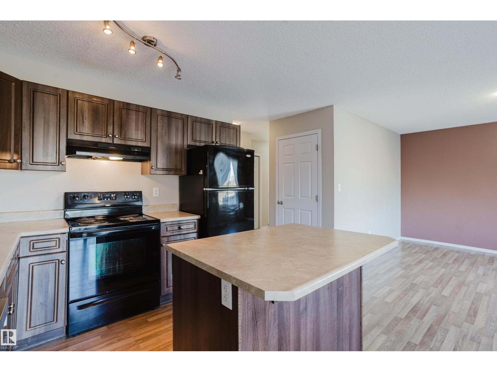 1666 MELROSE PL SW — photo 2