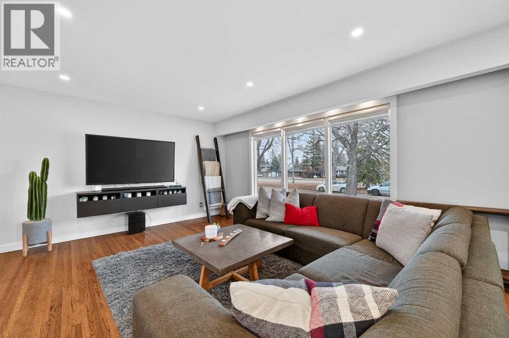 8027 Elbow Drive SW — photo 3