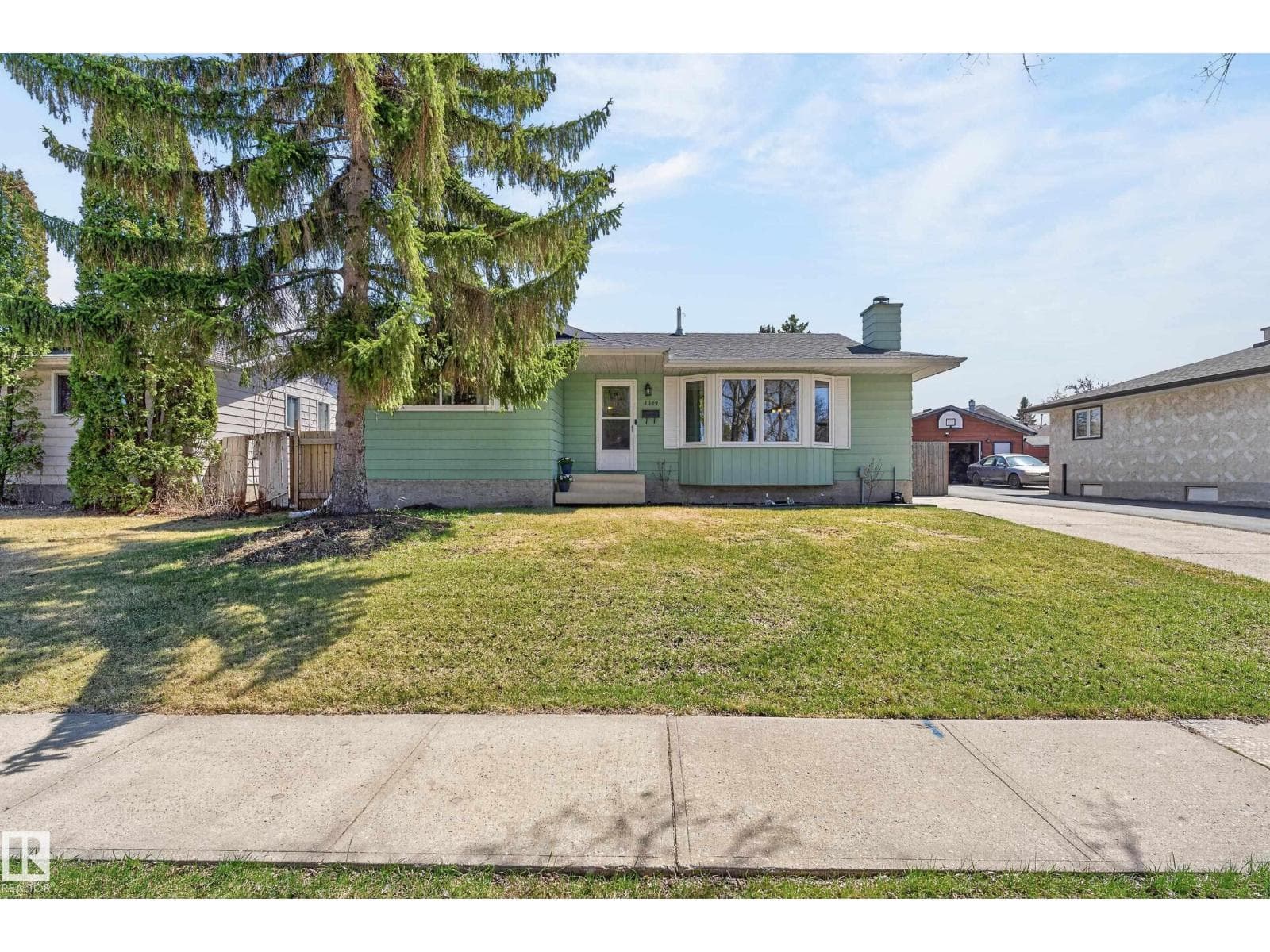 8309 99 AV — photo 2
