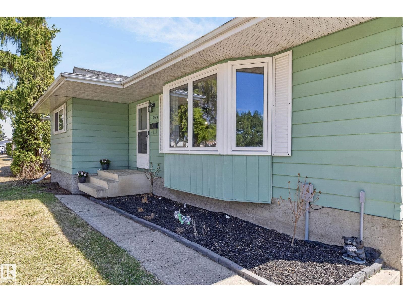 8309 99 AV — photo 4
