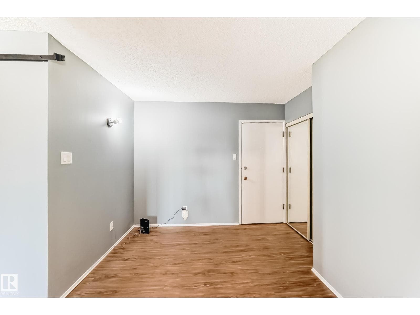 #423 5125 RIVERBEND RD NW — photo 2