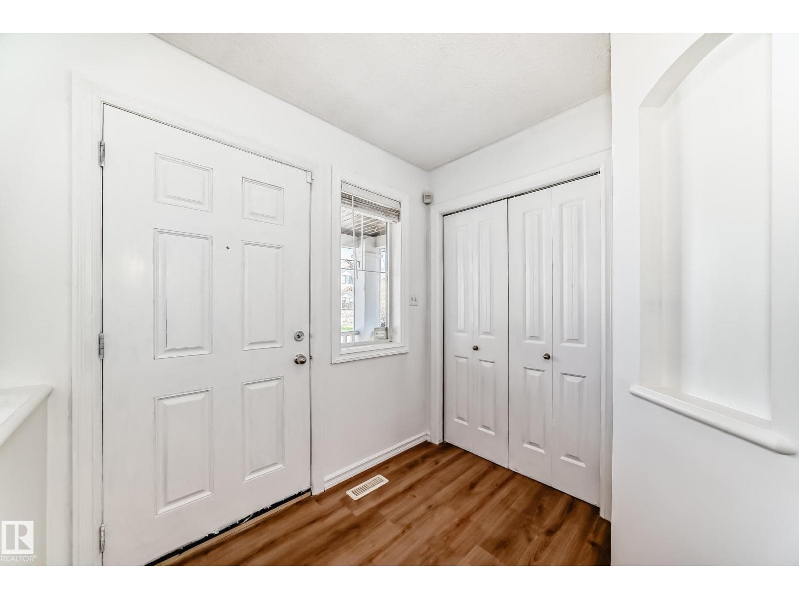 115 KEYSTONE LN — photo 5