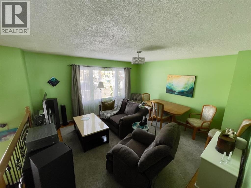 3311 Radcliffe Drive SE — photo 2