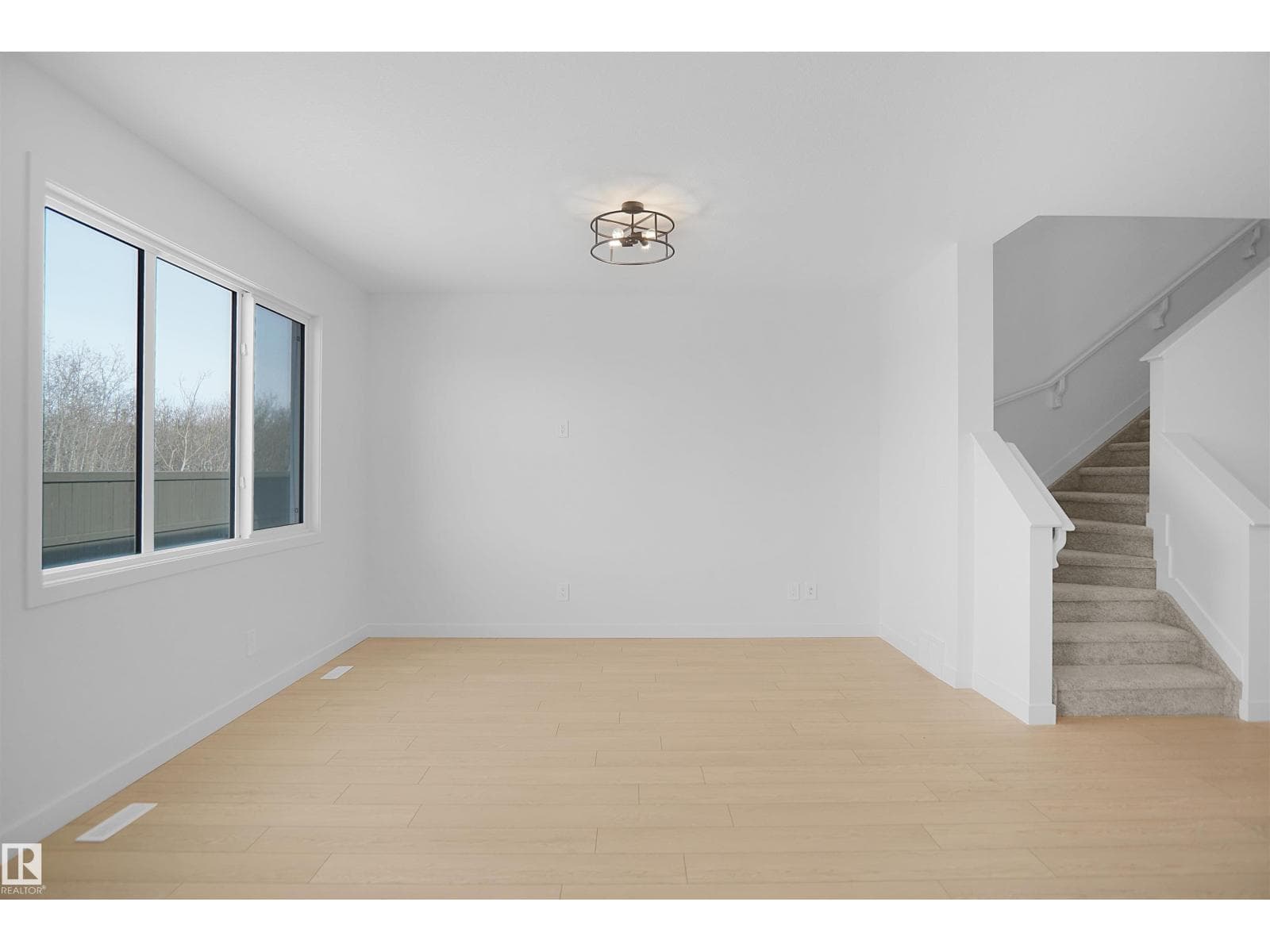 8504 183 AV NW — photo 5