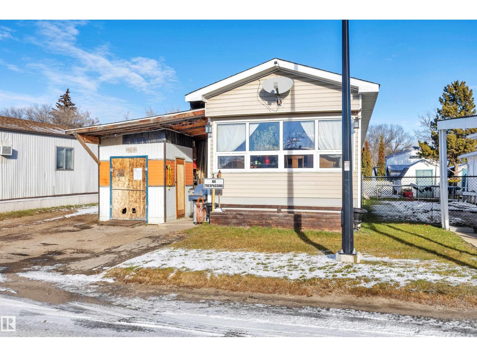 21 Calmar Mobile Home Park