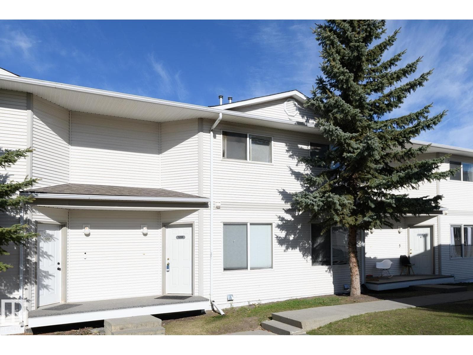 #1208 610 KING ST