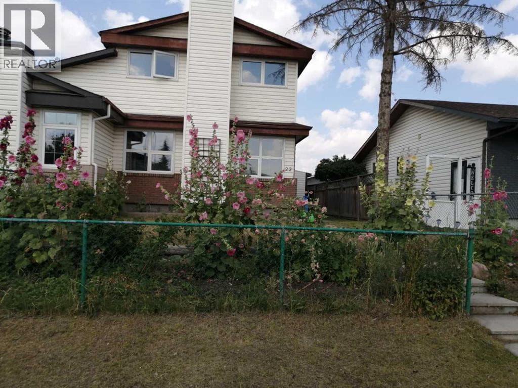 22 Whitman Close NE — photo 3
