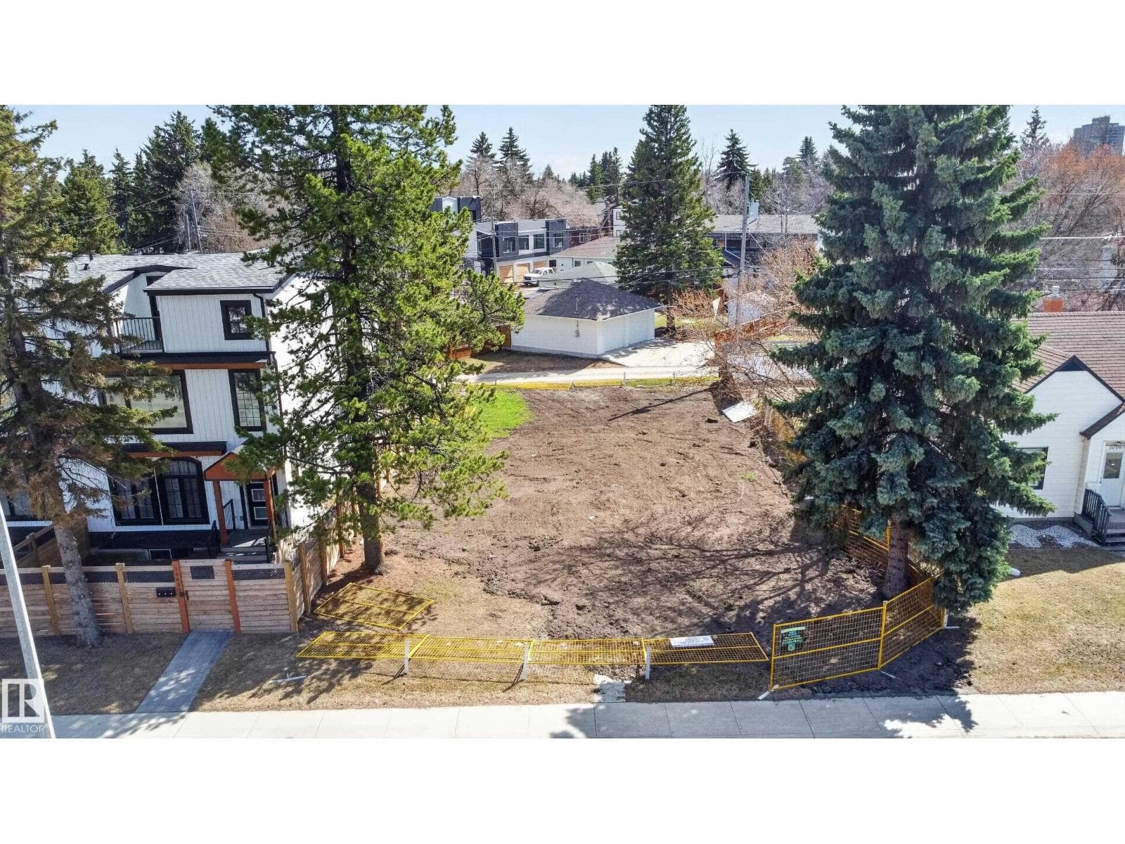 10655 61 AV NW — photo 2