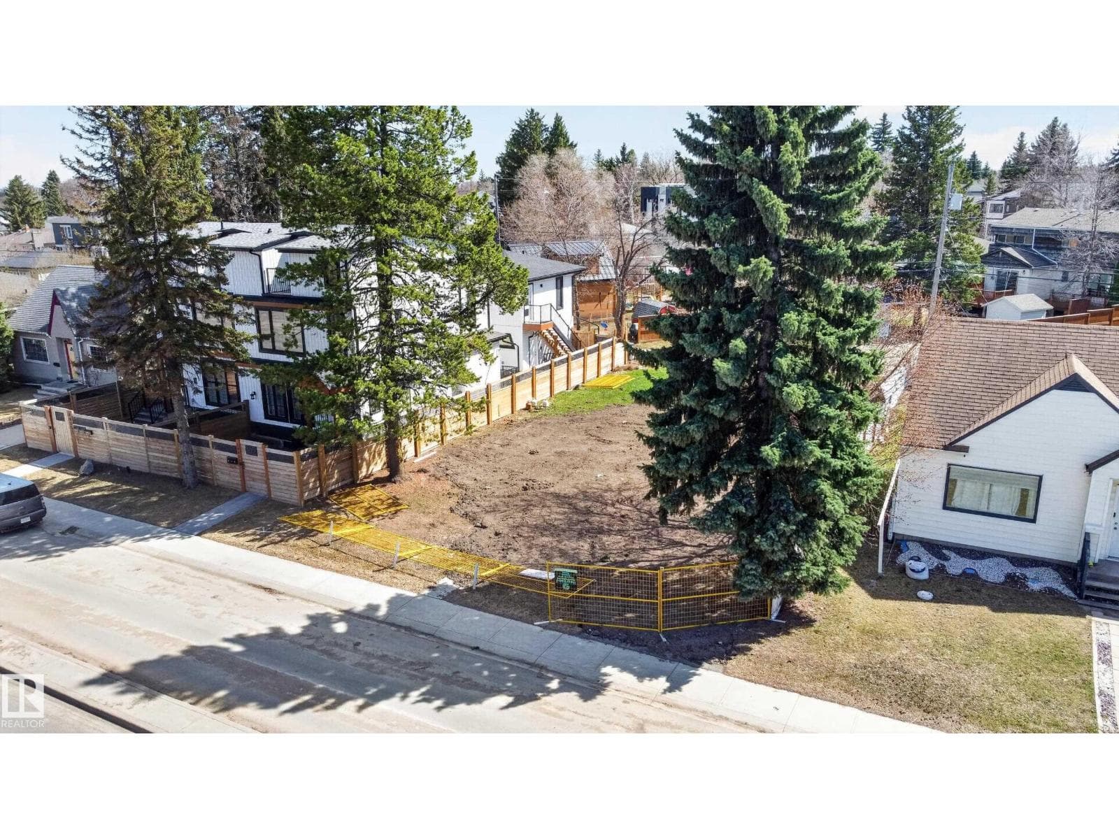 10655 61 AV NW — photo 3