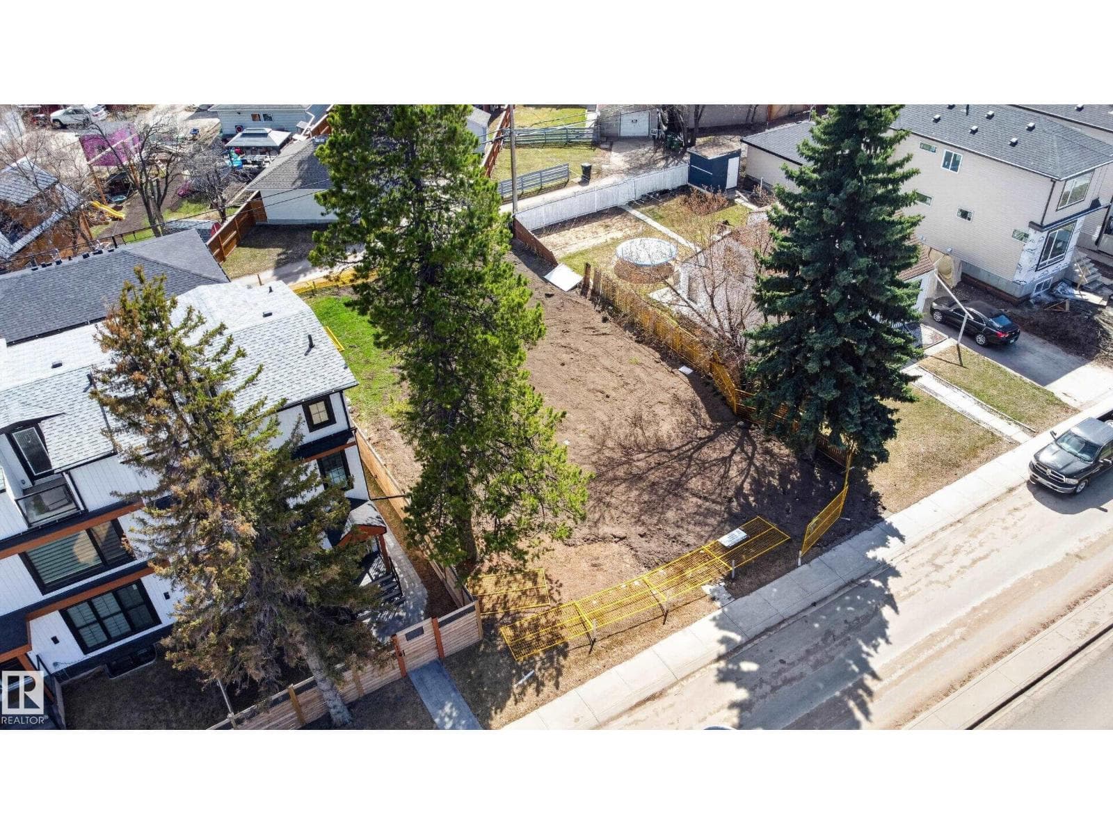 10655 61 AV NW — photo 5