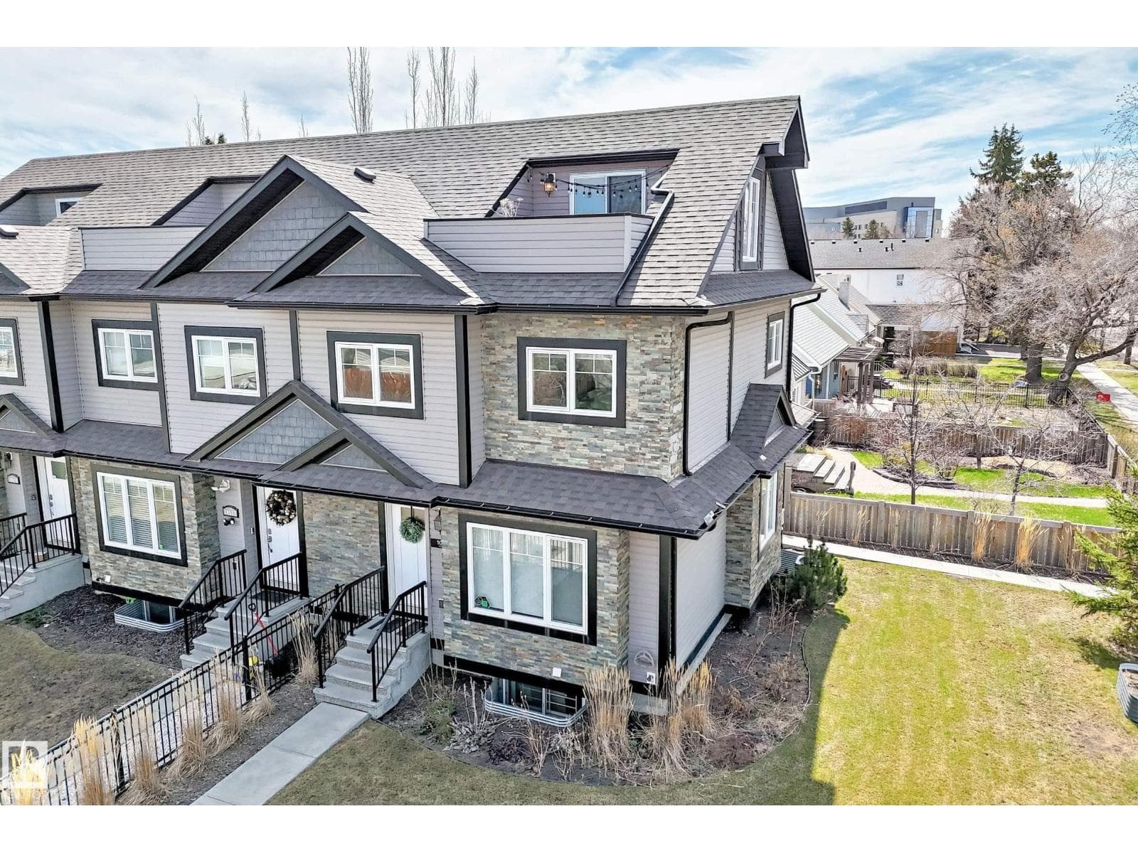 10519 114 AV NW — photo 5