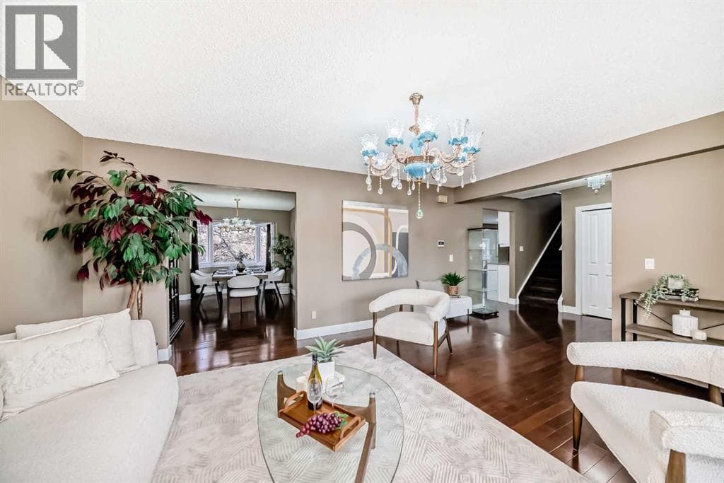 36 Varsity Estates Court NW — photo 5