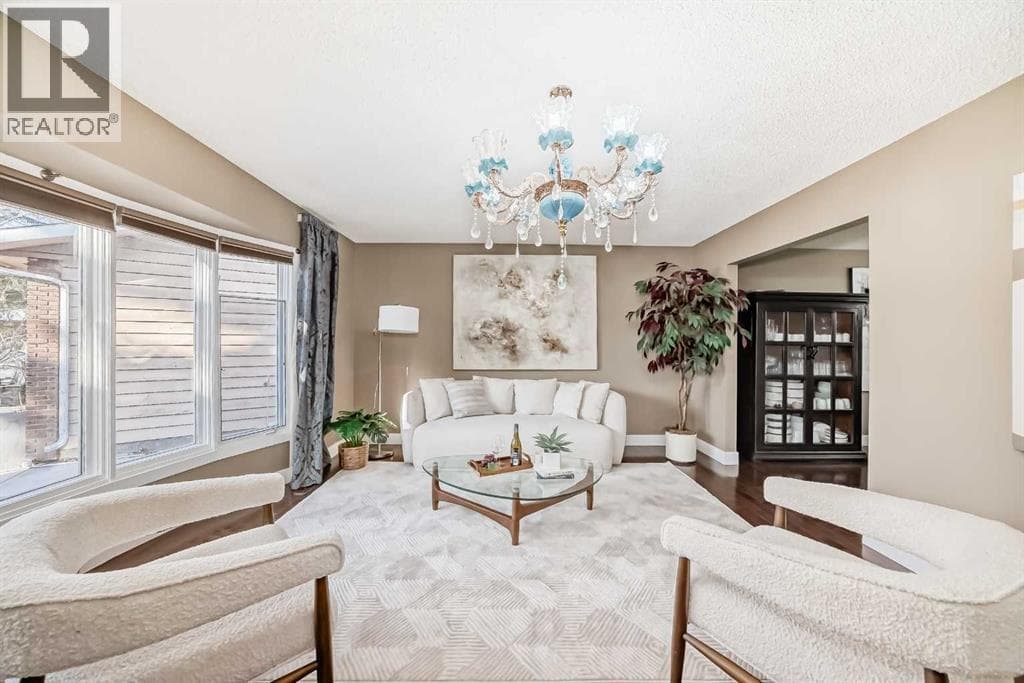 36 Varsity Estates Court NW