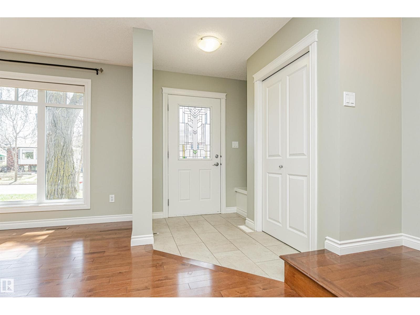 8530 76 AV NW — photo 5