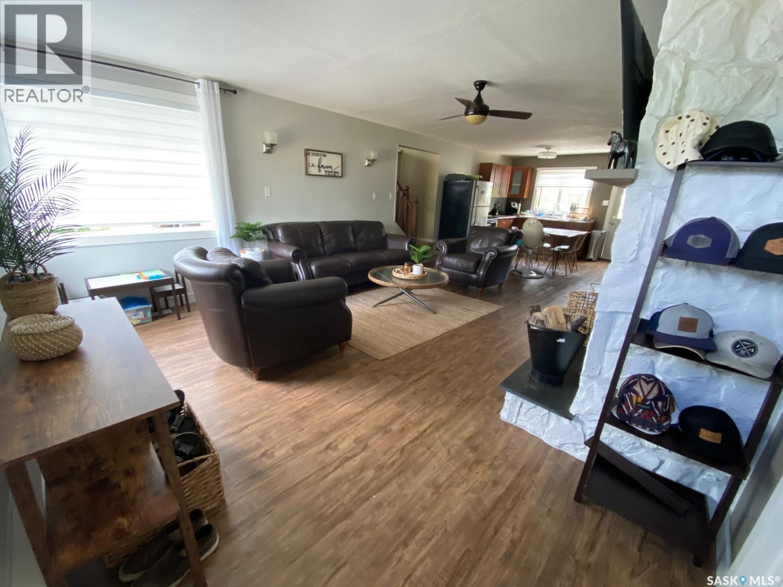 610 Aurora STREET — photo 3