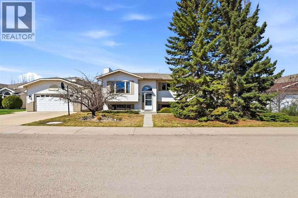 139 Donnelly Crescent — photo 2