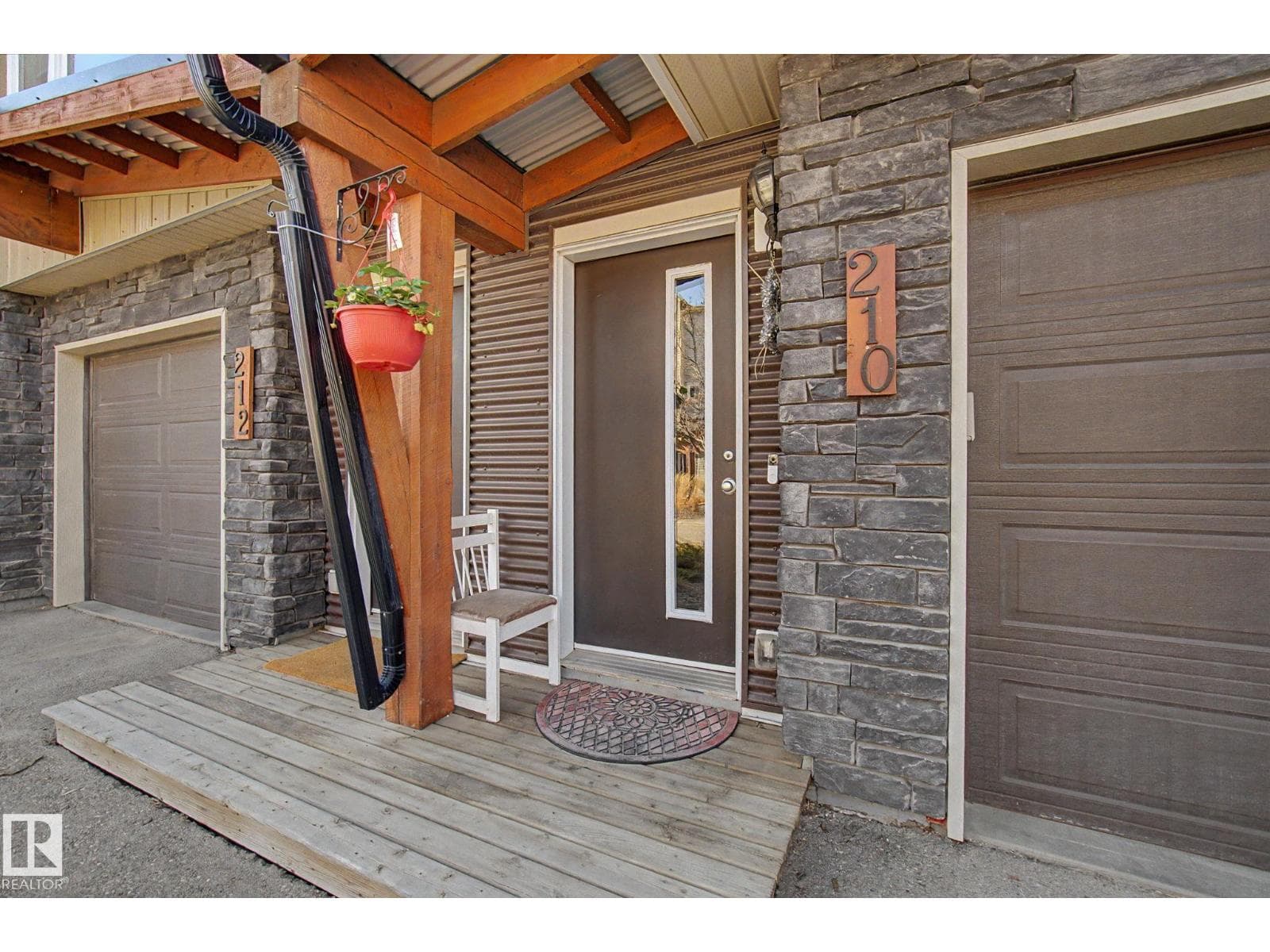 #210 401 SOUTHFORK DR — photo 4
