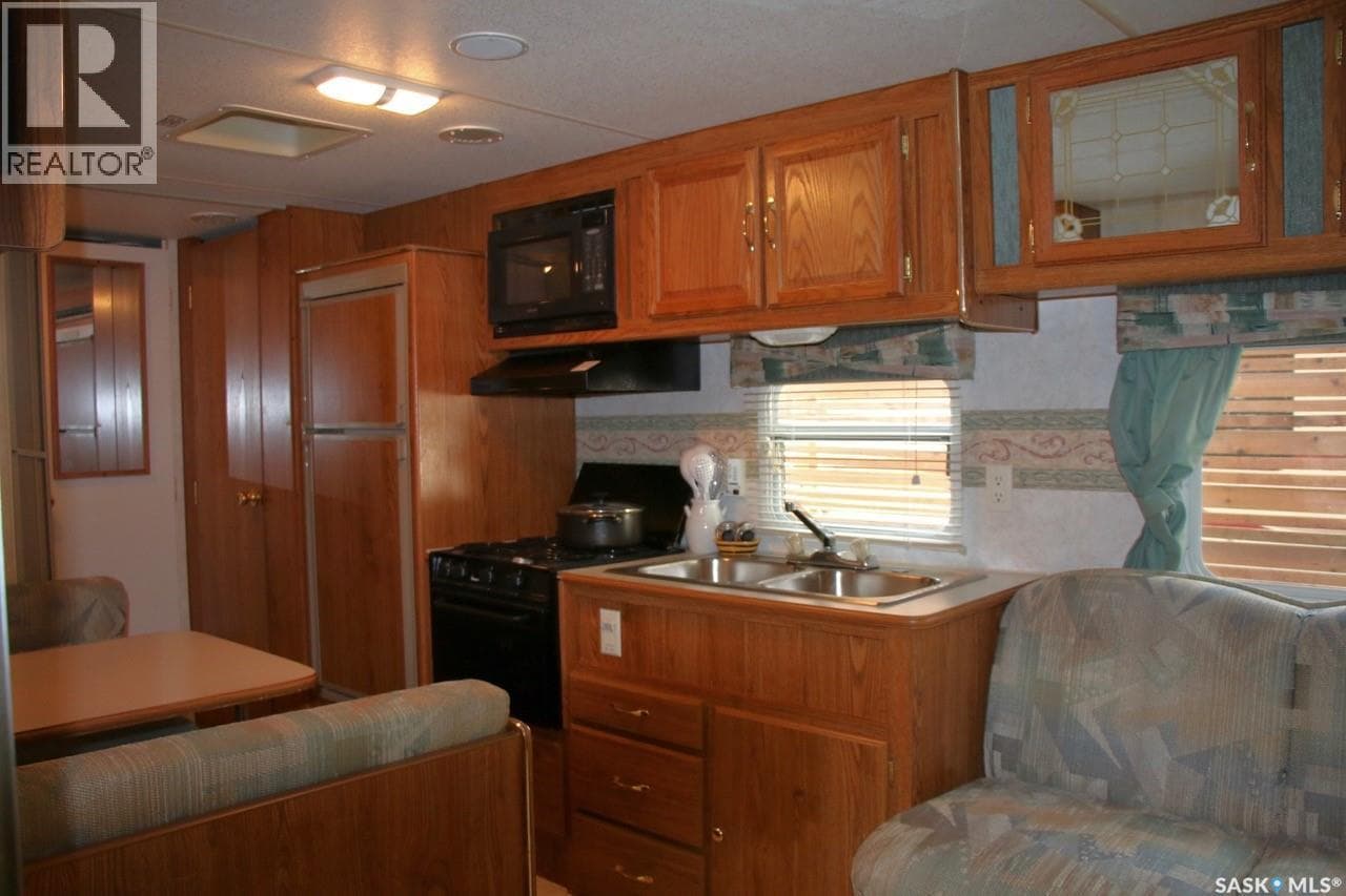 RV R # 18 Poplar Beach Resort — photo 3