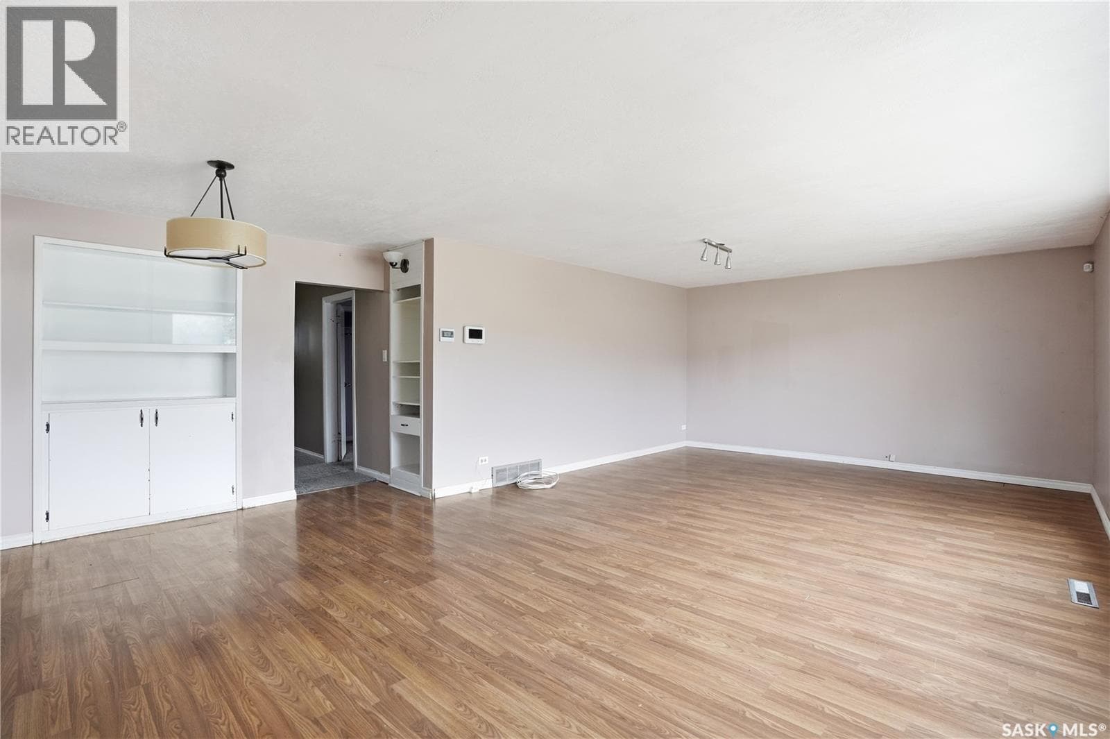 1065 Stadacona STREET W — photo 5