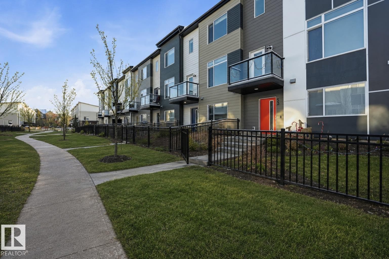 #54 804 WELSH DR SW