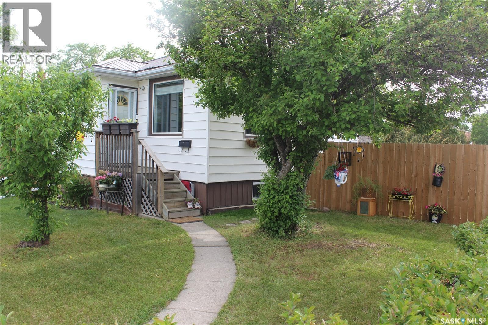 2100 Wascana STREET — photo 3