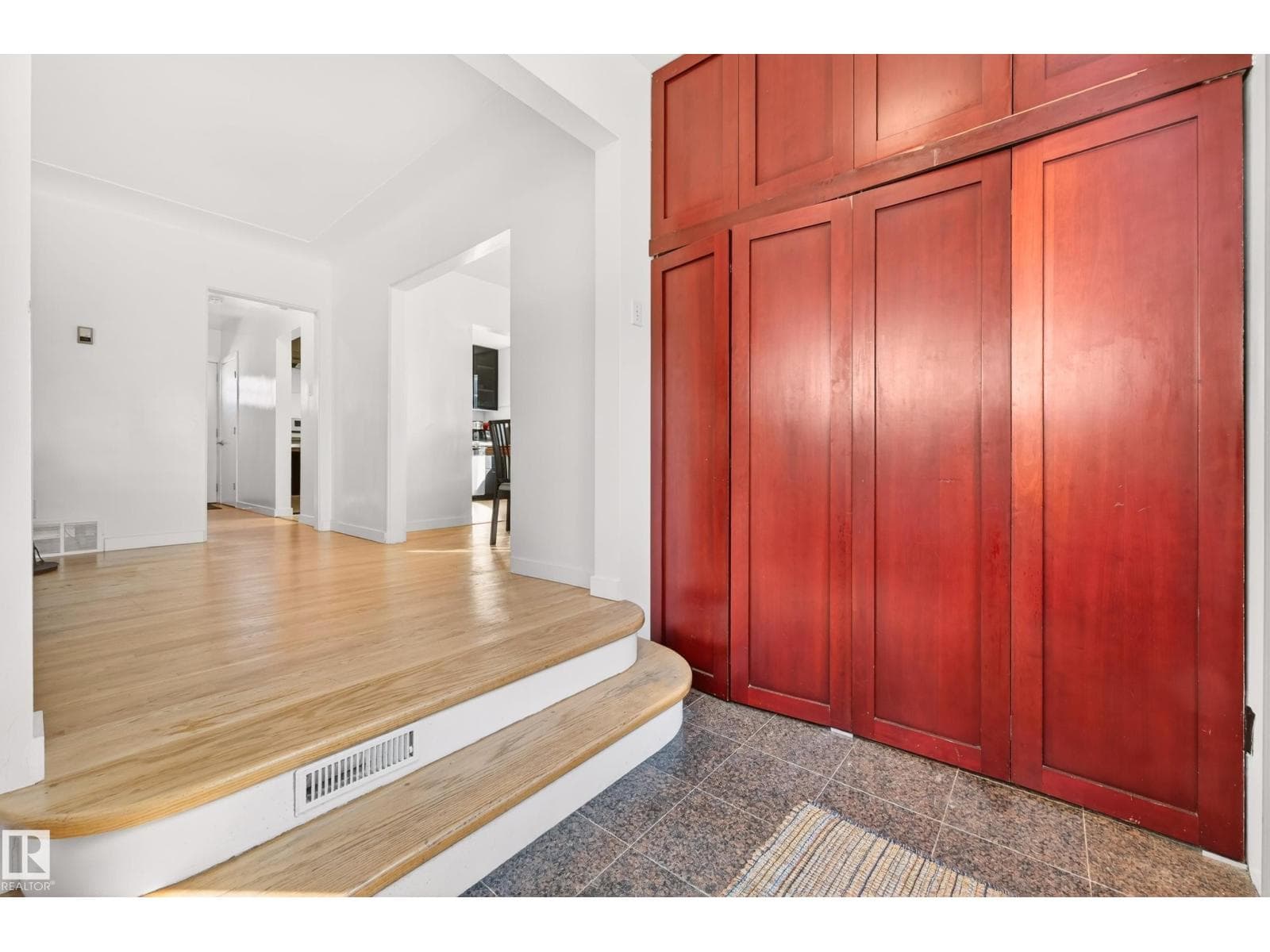 6807 112A ST NW — photo 5
